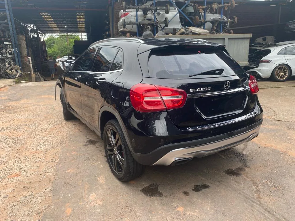 MERCEDES-BENZ GLA200 2015