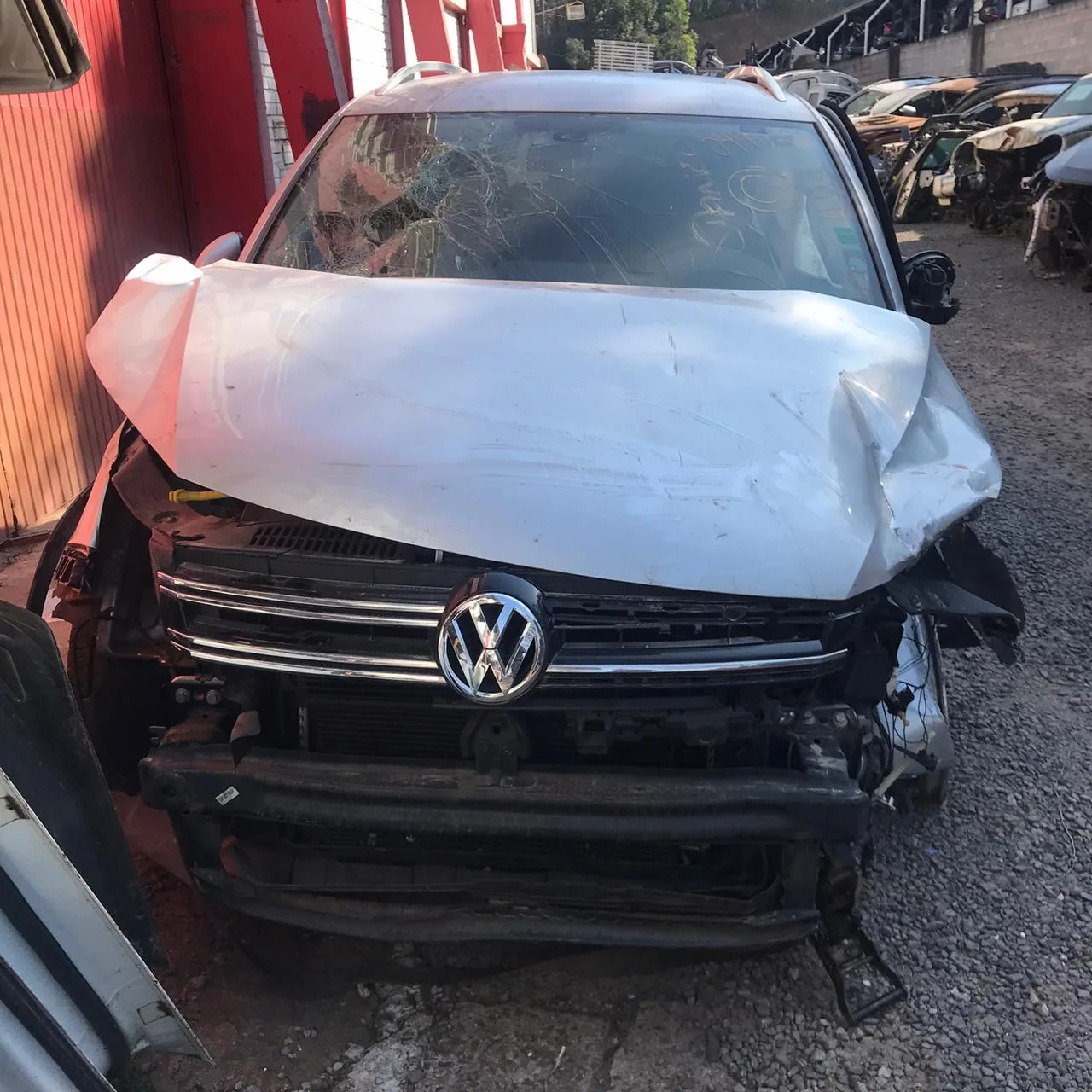 VOLKSWAGEN TIGUAN 2.0 TSI 2015