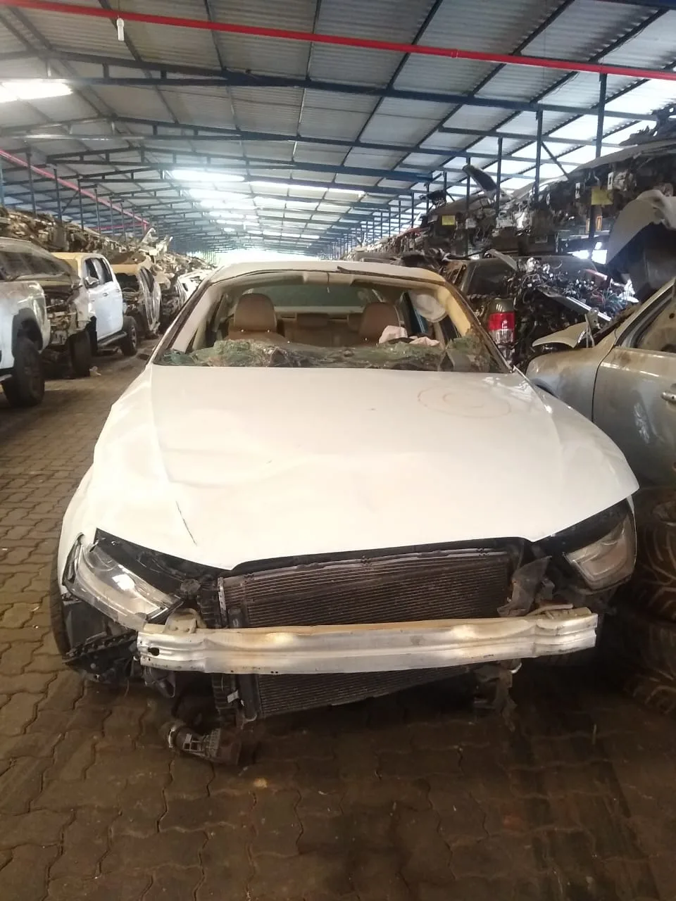 AUDI A4 2.0 2014