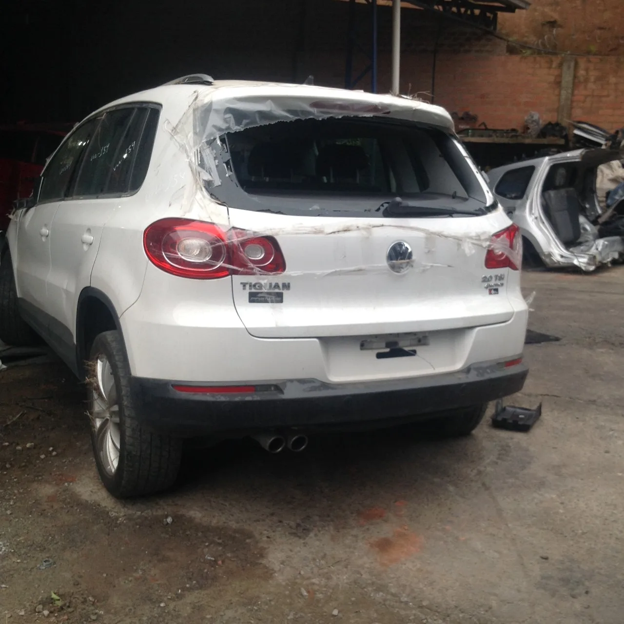 VOLKSWAGEN TIGUAN 2.0 2011