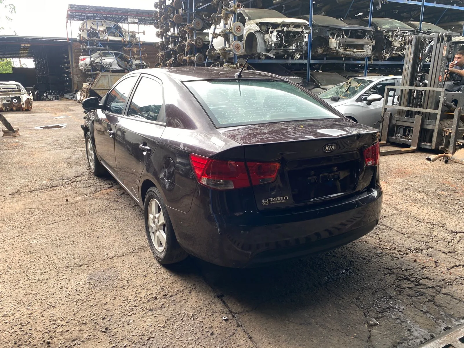 KIA CERATO EX3 1.6 MTNB 11.12