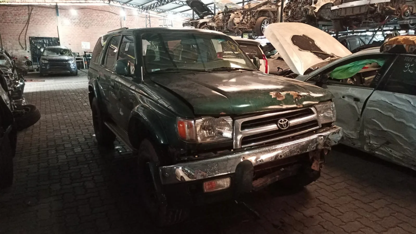 TOYOTA HILUX SW4 D 1999