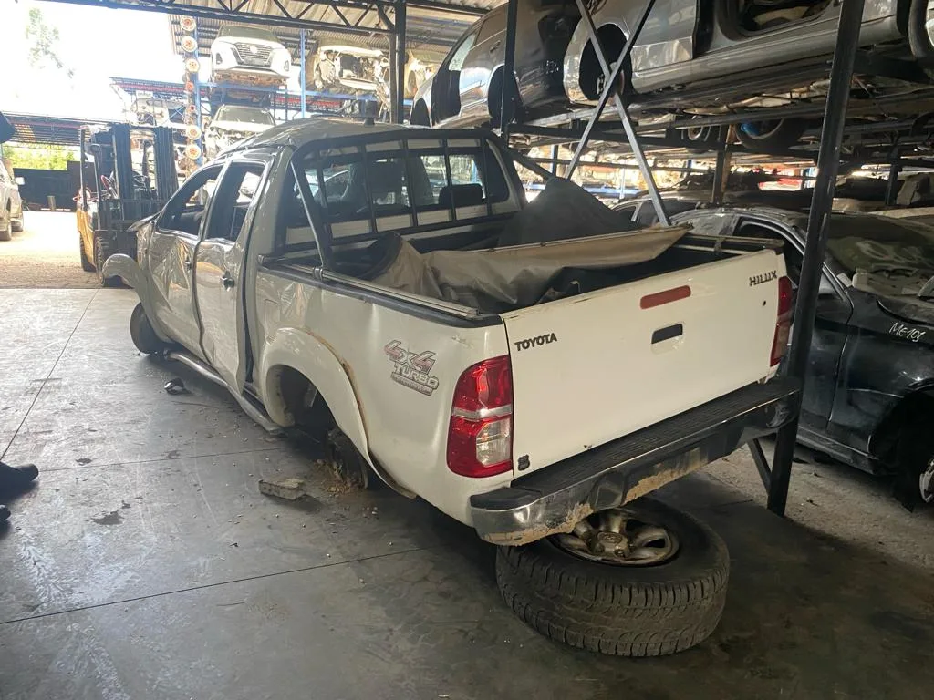 TOYOTA HILUX CD 4X4 STD 2013
