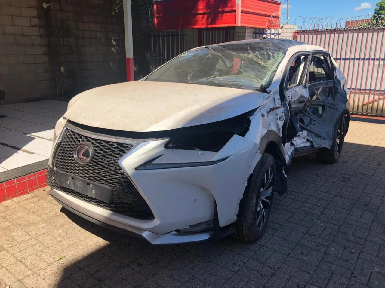 TOYOTA LEXUS NX200T F SPORT 2017
