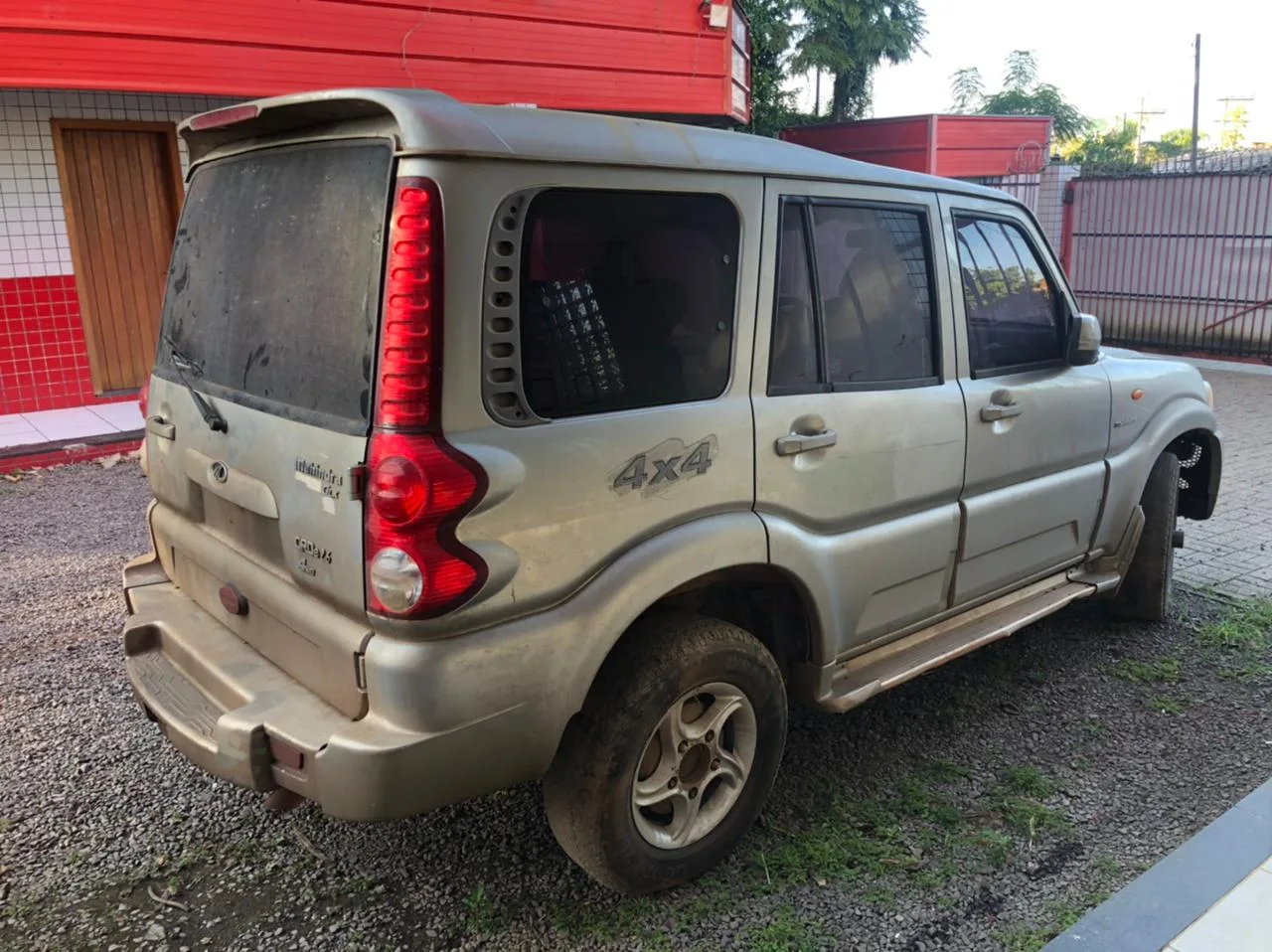 MAHINDRA MAHINDRA 2012