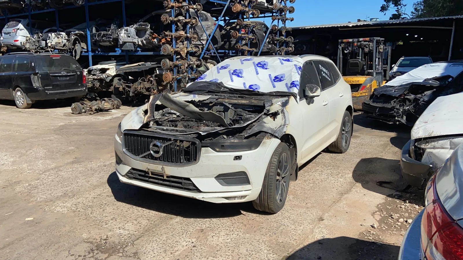 VOLVO XC60 D5 MOMENTUM 19.19