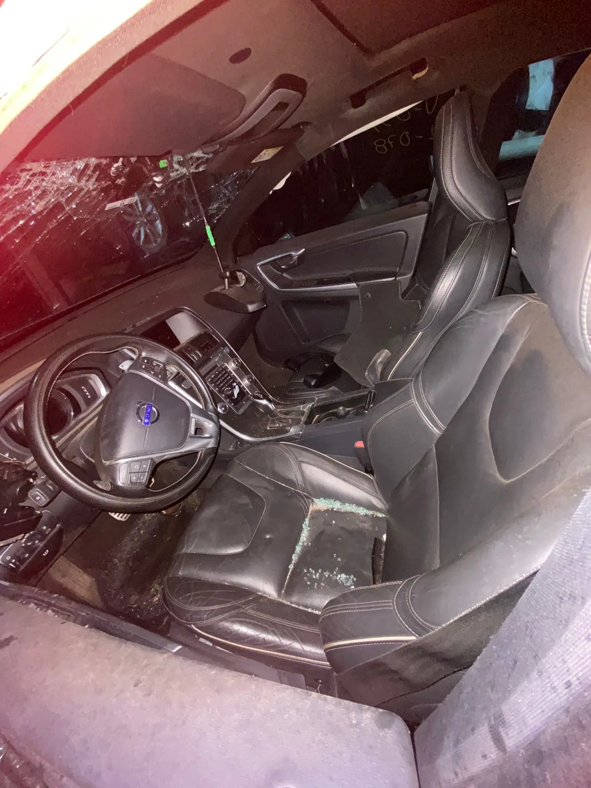 VOLVO XC60 T5 R-DESIGN 2.0 DRIVE E TURBO 15.16