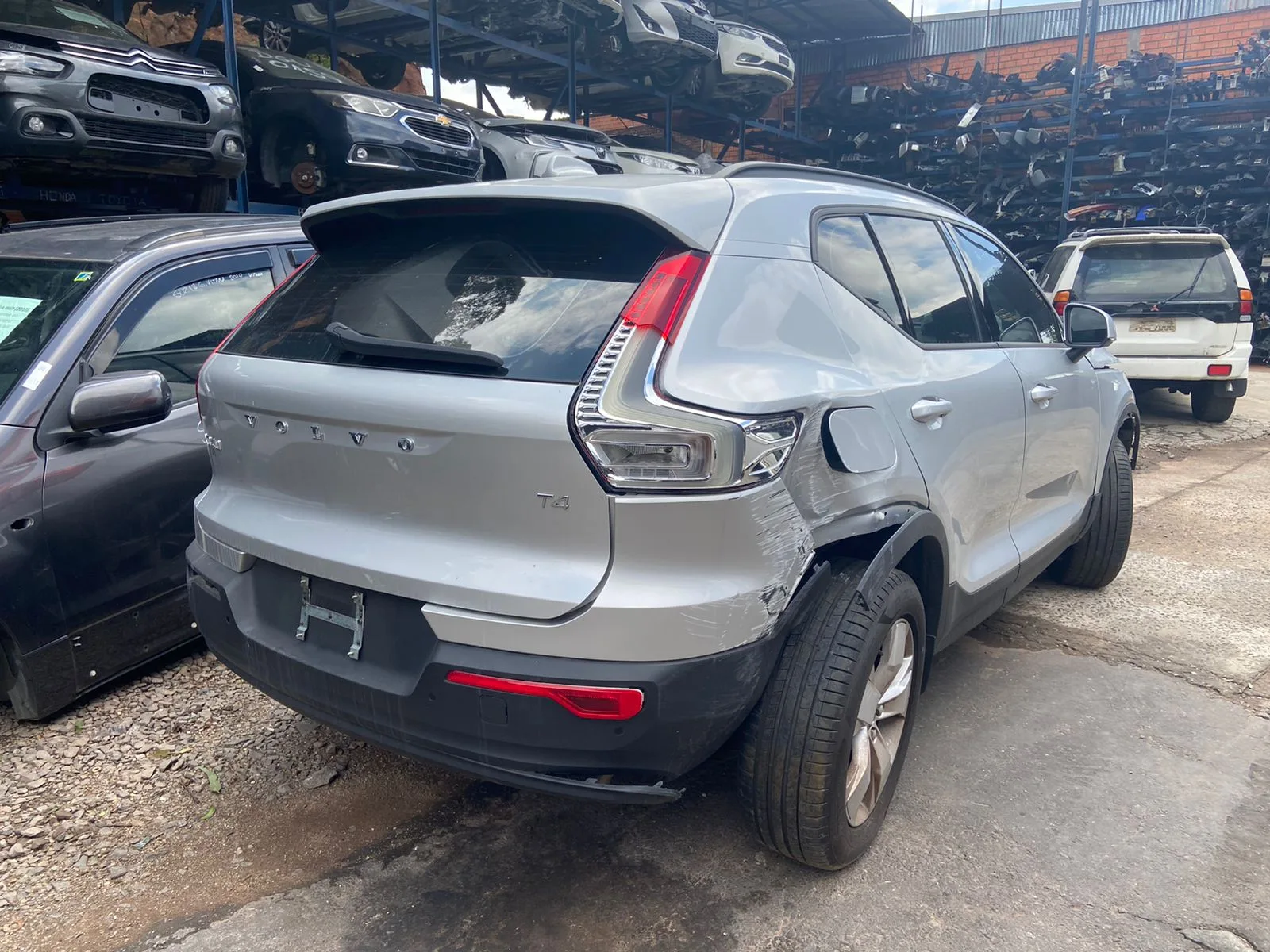 VOLVO XC40 T4 18.19