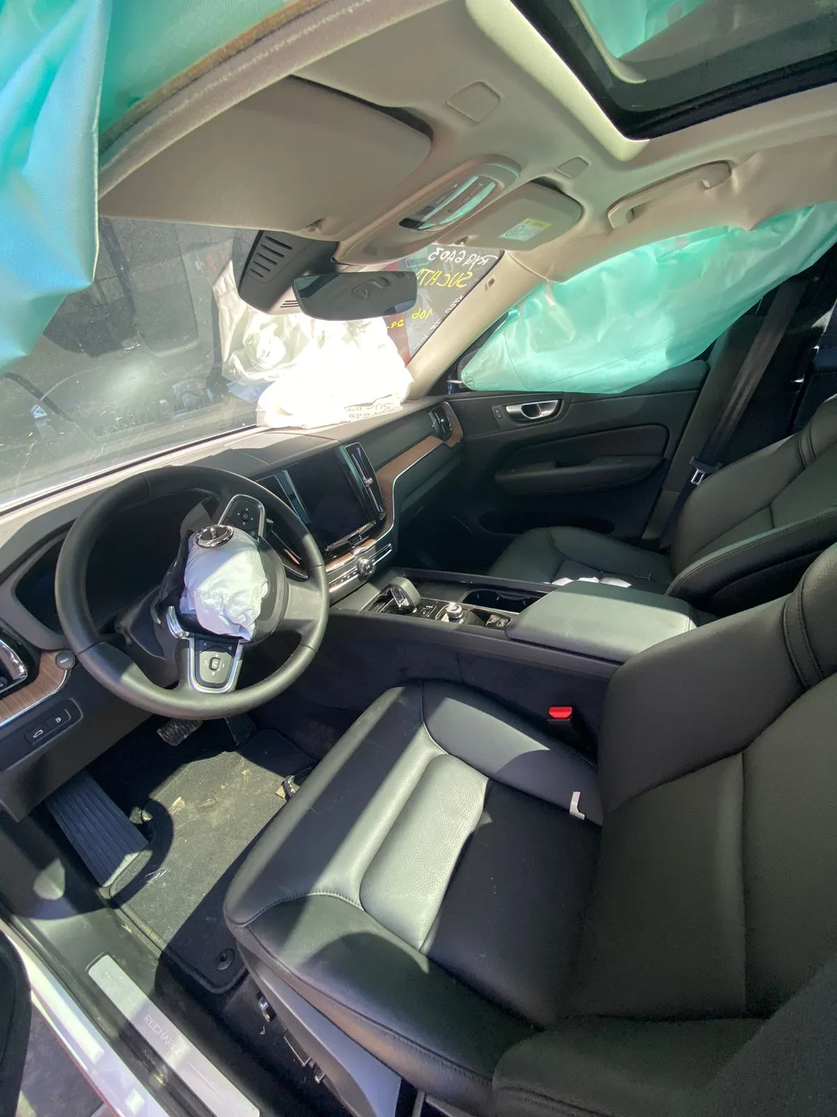 VOLVO XC60 T8 PLUS 2023