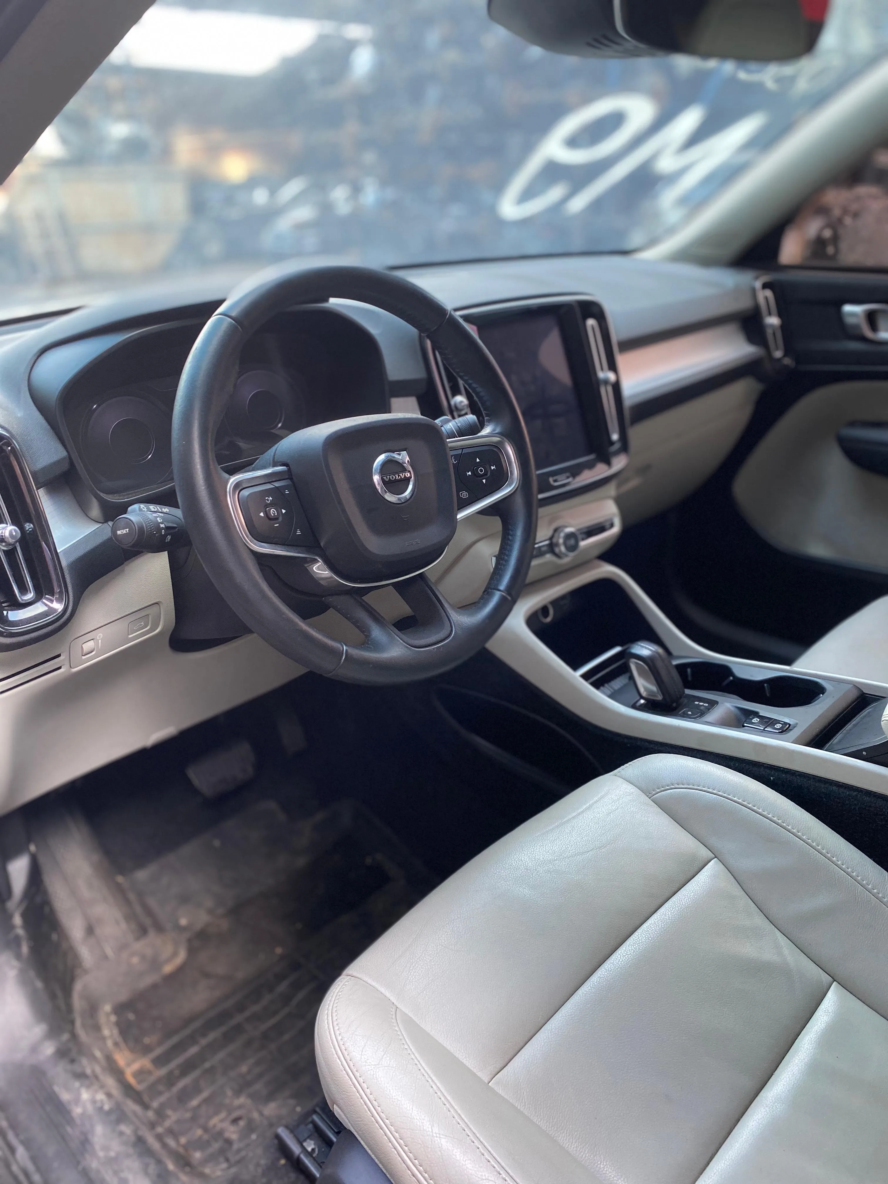 VOLVO XC40 T5 MOMENTUM 18.19