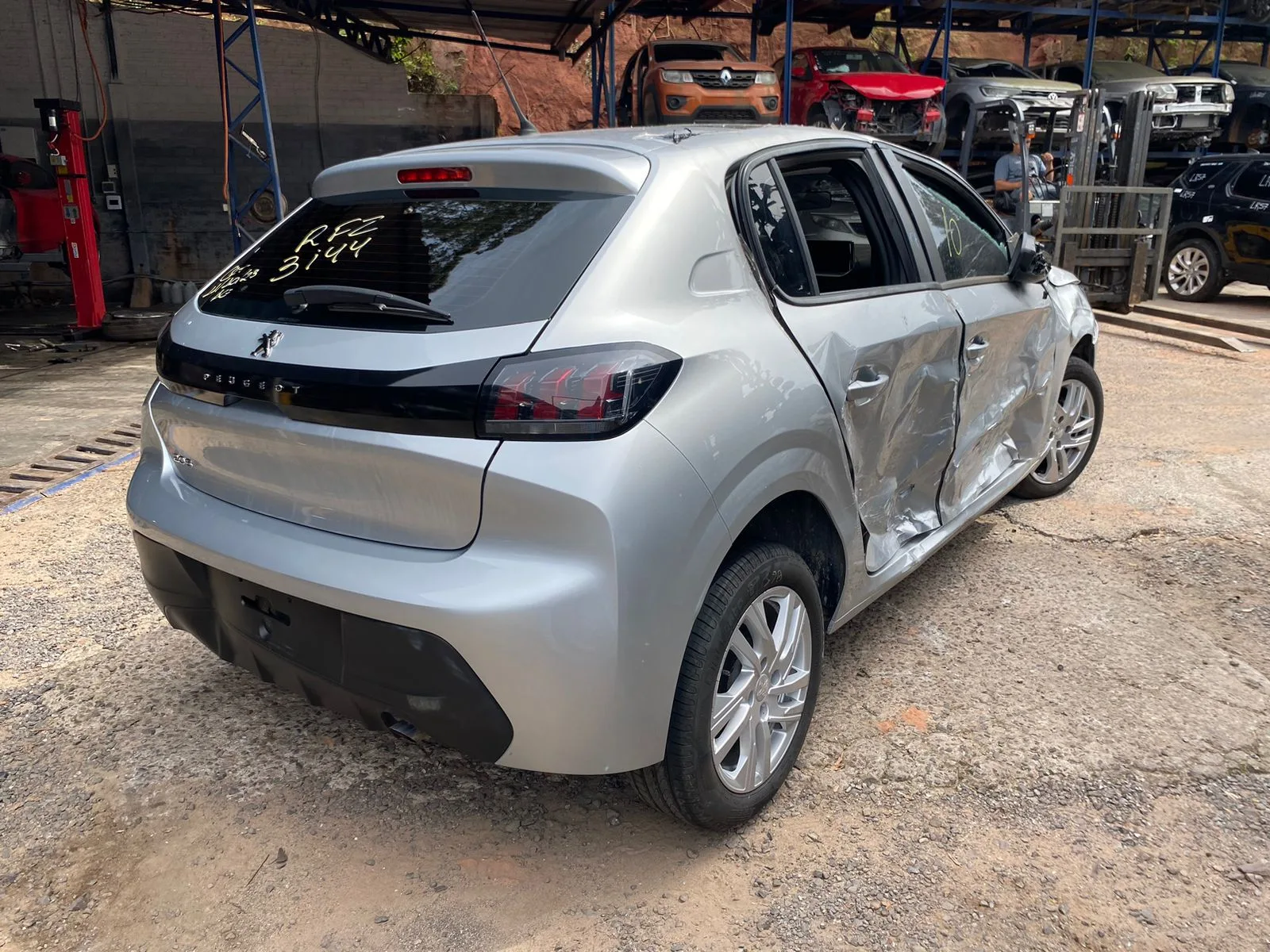 PEUGEOT 208 ACTIVE 20.21