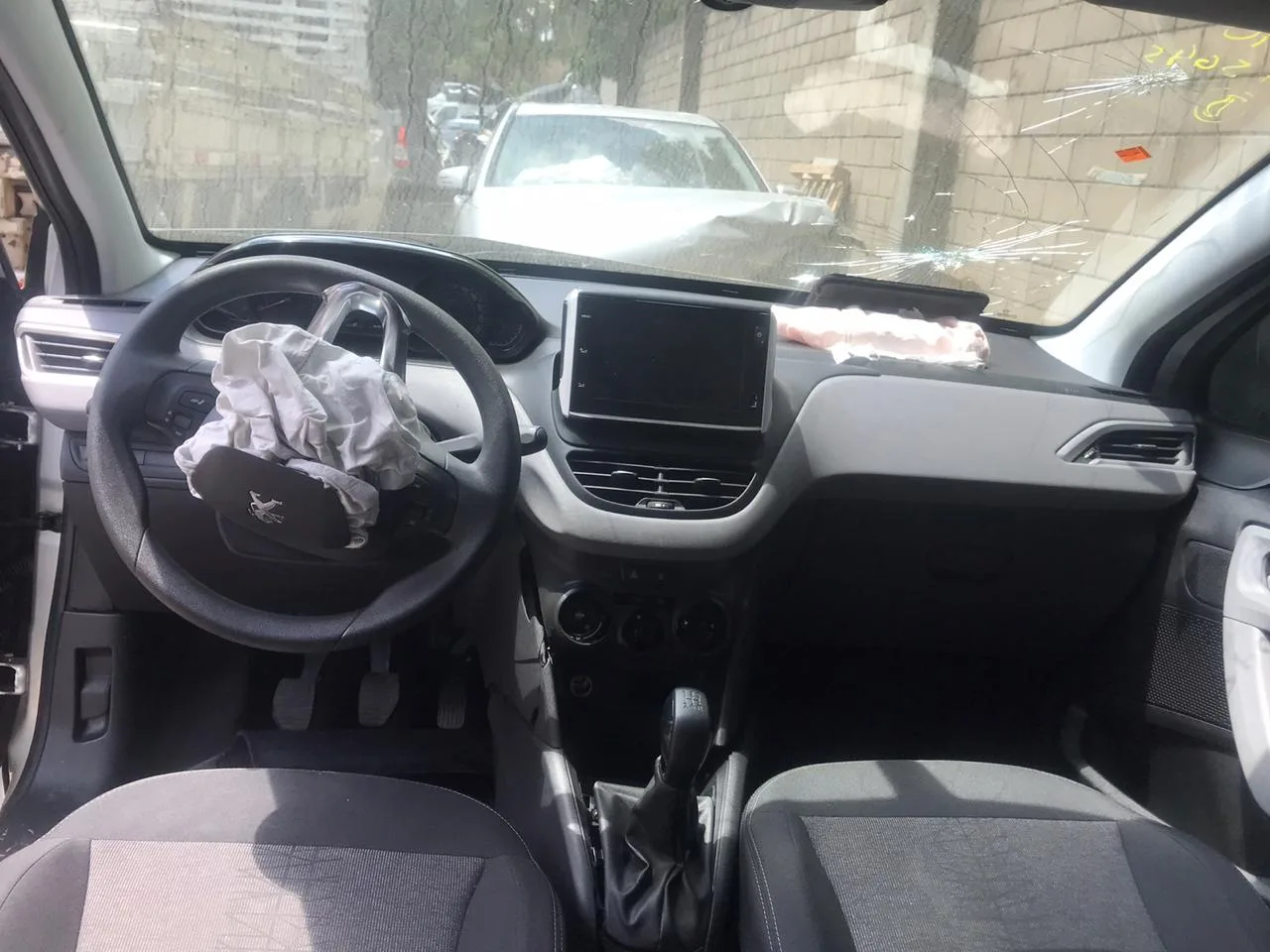 PEUGEOT 208 ACTIVE MT 2018