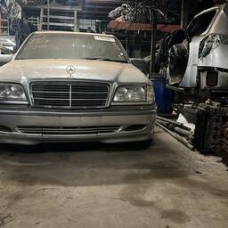Mercedes-Benz Classe C 1999 1.8 Classic 4p