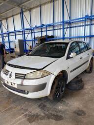 Renault Renault Megane 2011 1.6 Dynamique Hi-flex 4p 2011