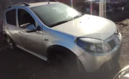 RENAULT Sandero Stepway 1.6 16v Hi-Flex 5P 2013