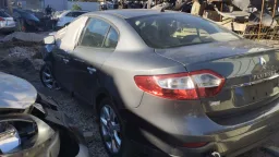 RENAULT Fluence 2.0 Privilège X-Tronic Hi-Flex 4P 2011