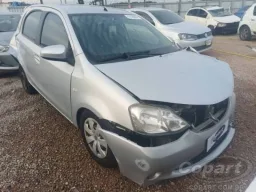 TOYOTA Etios 1.3 16v X 5P 2015