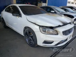 VOLVO S60 2.0 T5 R-Design Drive-E 4P 2014