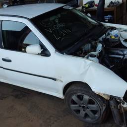 VOLKSWAGEN Gol 1.0 Plus 16v 4p 2000