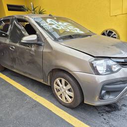 Toyota Etios Sedán 2020 1.5 X Plus 16v Aut. 4p