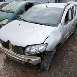 Renault Logan 2015 1.0 16v Expression Hi-flex 4p