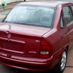 Corsa Sedan GLS 1.6 16V MPFI 4p
