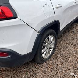 JEEP CHEROKEE 2015 3.2 LIMITED AUT. 5P