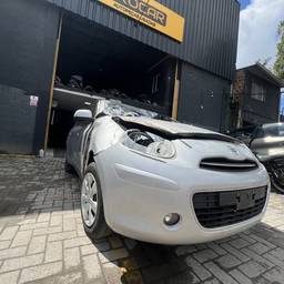Nissan March 2014 1.0 S 5p