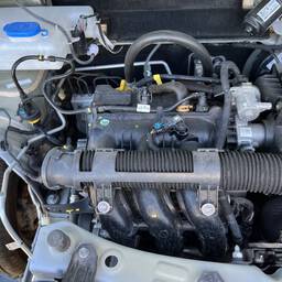 RENAULT KWID 2024 1.0 12V ZEN SCE 5P