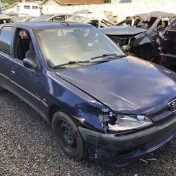 Peugeot 306 1999 1.8 Selection 5p - Branco/Preto/Vermelho/Cinza