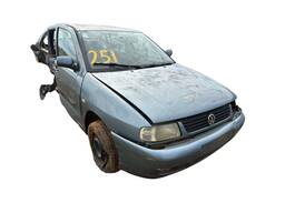 Volkswagen Volkswagen Polo Classic 2001 1.8 4p 2001