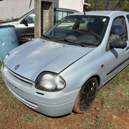 Renault Renault Clio Sedan 2002 1.0 16v Rn 4p 2002