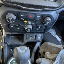 JEEP RENEGADE 2020 1.8 LONGITUDE FLEX AUT. 5P