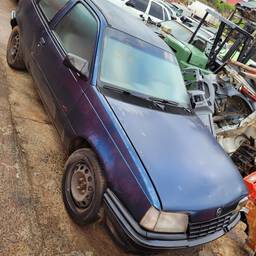 GM Kadett 1998 2.0 Gl 3p - Branco/Preto/Vermelho/Cinza