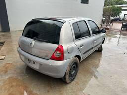 Renault Renault Clio Sedan 2006 1.0 16v Authentique Hi-flex 4p 2006