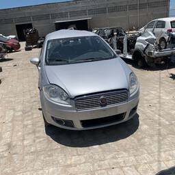 Fiat Linea 2012 1.8 16v Essence Flex 4p