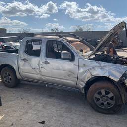 NISSAN FRONTIER 2015 2.5 SV ATTACK CAB. DUPLA 4X4 AUT. 4P