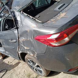 Toyota Yaris Sedán 2021 1.5 Xs Connect 16v Cvt 4p