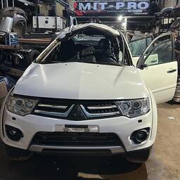 MITSUBISHI Pajero DAKAR 3.2 4x4 T.I. Dies. 5p Aut. 2015