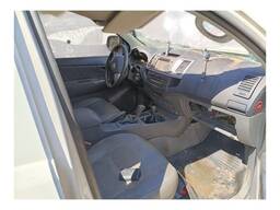 TOYOTA HILUX SW4 2012 3.0 SRV 7L 4X4 AUT. 5P - BRANCO/PRETO/VERMELHO/CINZA