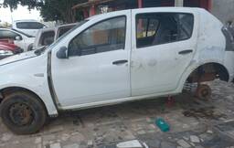 RENAULT SANDERO Authentique Hi-Flex 1.0 16V 5p 2013